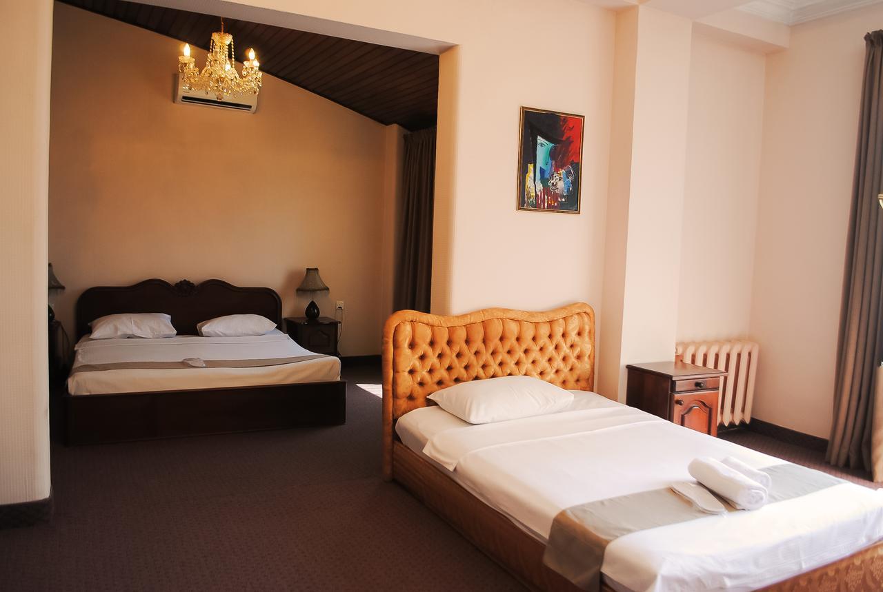 Hotel Sympatia Tbilisi ภายนอก รูปภาพ