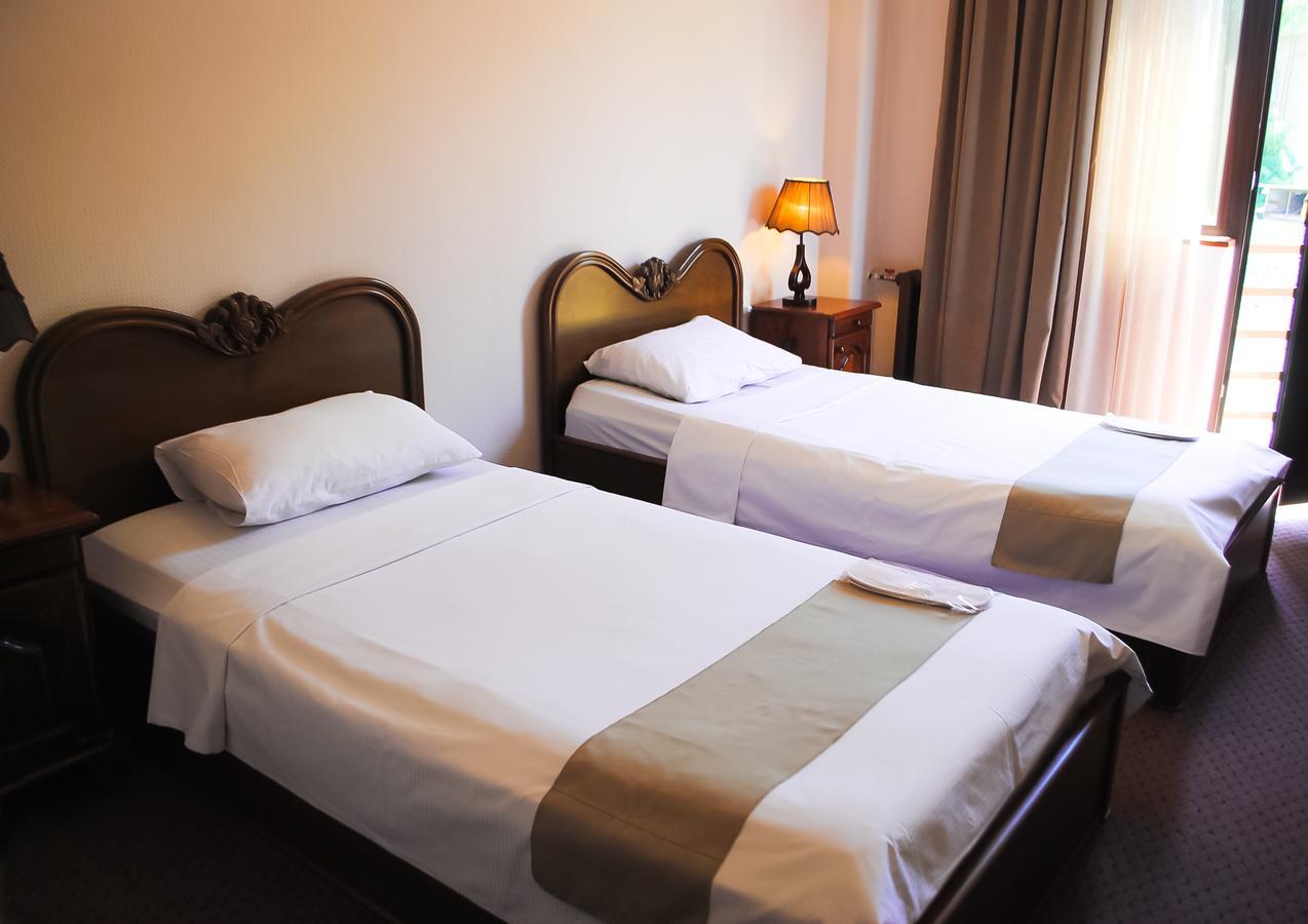 Hotel Sympatia Tbilisi ภายนอก รูปภาพ