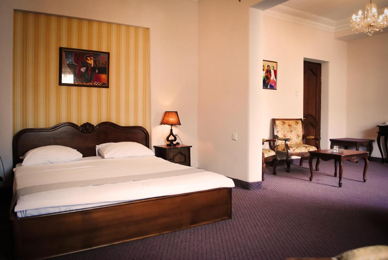 Hotel Sympatia Tbilisi ภายนอก รูปภาพ